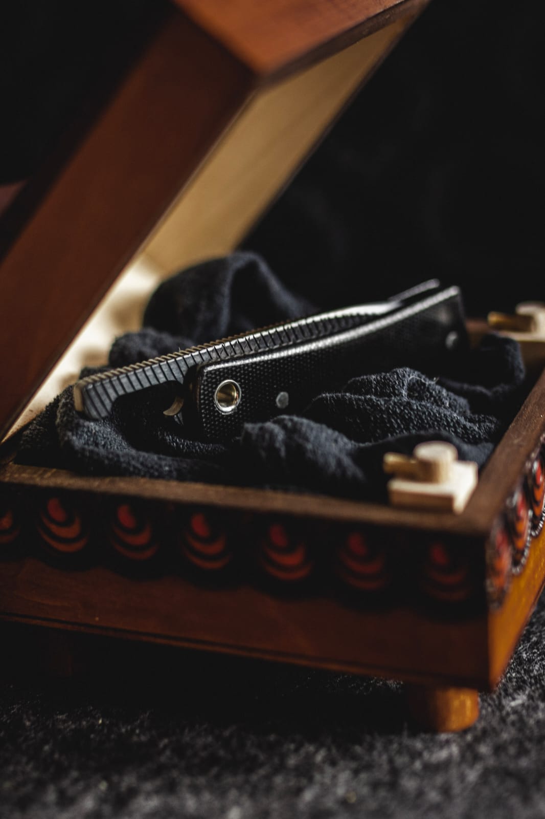 V2 Morris Collab Friction Folder (tracked postage inc)