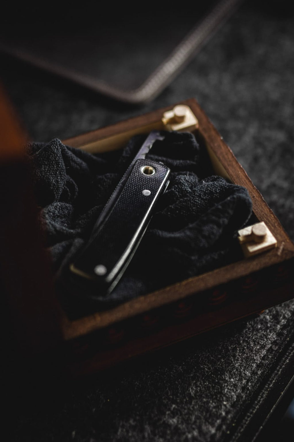 V2 Morris Collab Friction Folder (tracked postage inc)